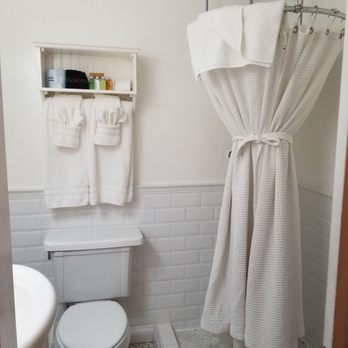 Cannon Beach Hotel Collection - Bathroom - Hotels Near Me - Cannon Beach, Oregon