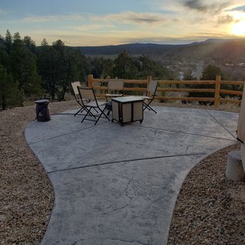East Zion Resort - The yurt's fire pit area - Resorts Near Me - Orderville, Utah