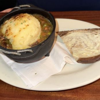Mo's Irish Pub - Shepherd's Pie - Irish Near Me - Cypress, Texas