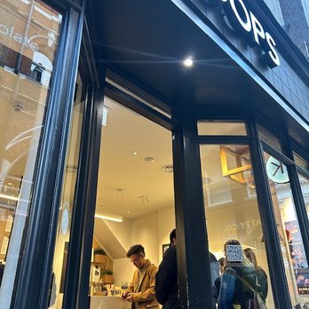 Knoops - Exterior - Cafes Near Me - London, XGL