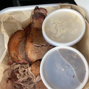 This Guys Smoke N Grill - Brisket up top and pulled pork below - Barbeque Near Me - Searcy, Arkansas This Guys Smoke N Grill - Brisket up top and pulled pork below - Barbeque Near Me - Searcy, Arkansas
