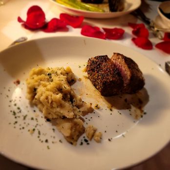 Sullivan's Steakhouse - Prime New York Strip Steak* Garlic Horseradish Mashed Potatoes - Steakhouses Near Me - Raleigh, North Carolina Sullivan's Steakhouse - Prime New York Strip Steak* Garlic Horseradish Mashed Potatoes - Steakhouses Near Me - Raleigh, North Carolina