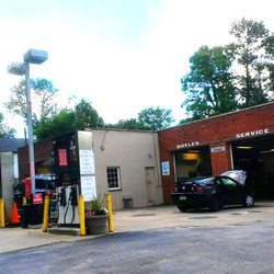 Boyle's Gulf Service - Boyle's Gas Service Station, Villanova -- storefront
