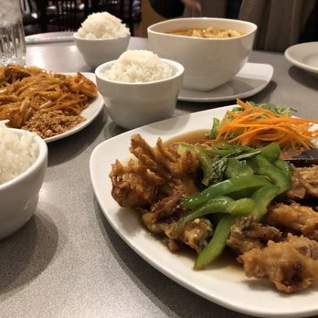 Thai Villa - Pad Thai Soft shell crab - Thai Near Me - Raleigh, North Carolina Thai Villa - Pad Thai Soft shell crab - Thai Near Me - Raleigh, North Carolina