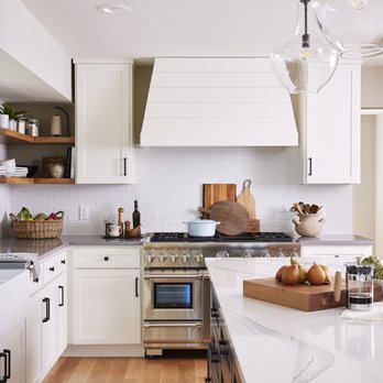 Select Surfaces - Grey quartz perimeter and white quartz island. - Countertop Installation Near Me - Plymouth, Minnesota