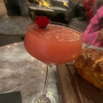 Wolf by Vanderpump at Caesars Republic Lake Tahoe - Frose - American Near Me - Stateline, Nevada