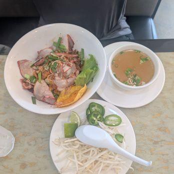 Mi La Cay - Rice noodle with broth on the side (hủ tiếu khô) - Vietnamese Near Me - Silver Spring, Maryland