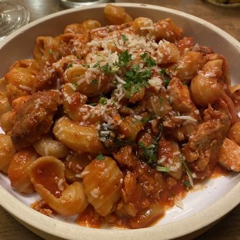 Talia - Pasta with chicken, meatballs m, and banana peppers - Italian Near Me - Pittsburgh, Pennsylvania Talia - Pasta with chicken, meatballs m, and banana peppers - Italian Near Me - Pittsburgh, Pennsylvania