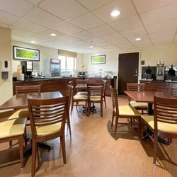 Sleep Inn Near Penn State - Breakfast area