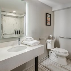 Coast Rehoboth Beach, Tapestry Collection by Hilton - Guest room bath