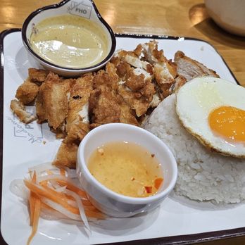 Madame Pho - Chargrilled Chicken 17.50 Euro - Restaurants Near Me - Dublin 2, D Madame Pho - Chargrilled Chicken 17.50 Euro - Restaurants Near Me - Dublin 2, D