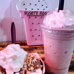 Mighty Moo was AMAZING Rocky Road sundae + Cookies-n-Cream shake were next level! Cozy vibes & delicious treats in Youngtown Mighty Moo was AMAZING Rocky Road sundae + Cookies-n-Cream shake were next level! Cozy vibes & delicious treats in Youngtown