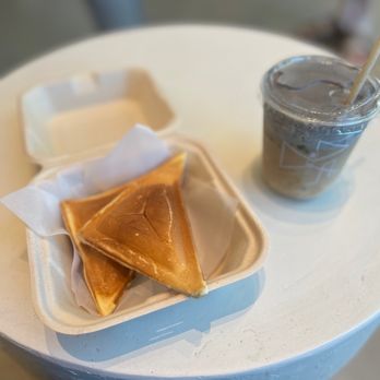 Aroom Coffee - Black sesame latte - Coffee & Tea Near Me - Seattle, Washington