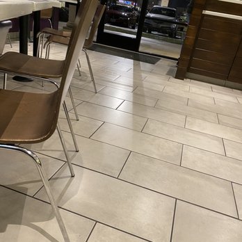 Salata - Line to the door on a Wednesday at 6 pm and only 2 ppl working - Salad Near Me - Pearland, Texas Salata - Line to the door on a Wednesday at 6 pm and only 2 ppl working - Salad Near Me - Pearland, Texas