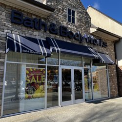 Bath & Body Works - Storefront.