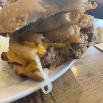 The Lighthouse Restaurant - Build your own cheese burger - Breakfast & Brunch Near Me - Prince Edward, Ontario The Lighthouse Restaurant - Build your own cheese burger - Breakfast & Brunch Near Me - Prince Edward, Ontario