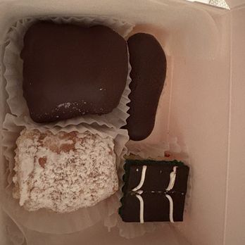 Gian Piero Bakery - Bakeries Near Me - Astoria, New York