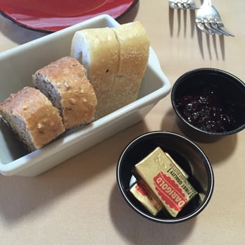 Linn's Restaurant - Bread as complimentary, tastes good! - American Near Me - Cambria, California