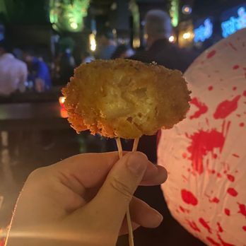 The Dean - Mac and Cheese Square - Pubs Near Me - New York, New York