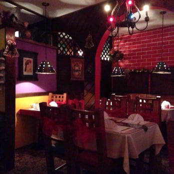 Carlos Restaurante - Dining area - Mexican Near Me - Cave Junction, Oregon
