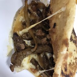 Carniceria La Popular - Gordita de carne asada