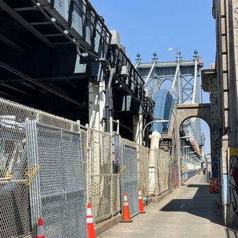 Manhattan Bridge - Landmarks & Historical Buildings Near Me Manhattan Bridge - Landmarks & Historical Buildings Near Me
