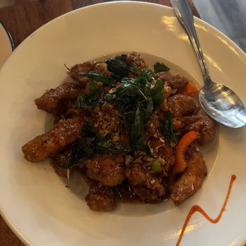 Yes Siam Thai Cafe & Bar - Crispy Garlic Chicken - Thai Near Me - Seattle, Washington