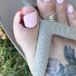 Fancy Nails - BEWARE! JULIE at FANCY NAILS in NAMPA,Idaho!