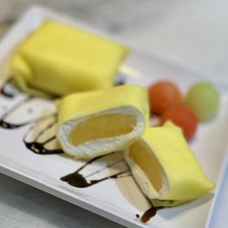 Hui Lau Shan - Mango rolls