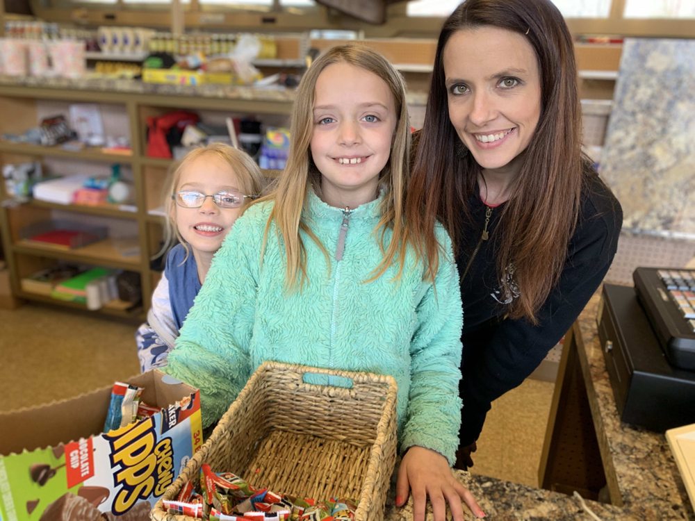 Lakeside Market Logo