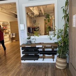 Level Yoga - Front space
