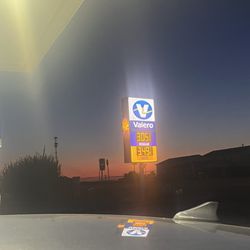 Tiger Paw - Tiger paws amazing gas sign thingy bahbob