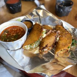 Los Hermanos Mexican Grill - Tacos