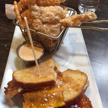 Barrelhouse 101 - Bacon, Brie cheese, and apricot grilled cheese - American Near Me - Ventura, California