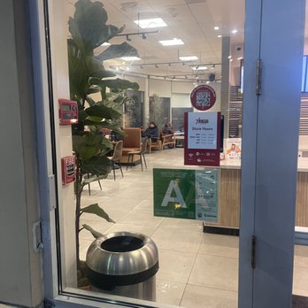 7 Leaves Cafe - View of seating area - Coffee & Tea Near Me - Montebello, California