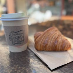 One House Bakery - Matcha latte and butter croissant