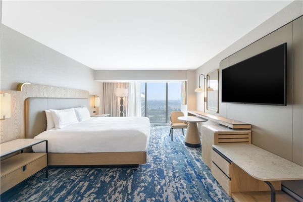 Hilton Anaheim by null