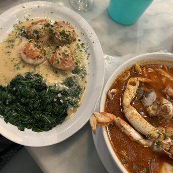 Sotto Mare - Sea Scallop Saute, The Best Damn Crab Cioppino - Seafood Near Me - San Francisco, California Sotto Mare - Sea Scallop Saute, The Best Damn Crab Cioppino - Seafood Near Me - San Francisco, California