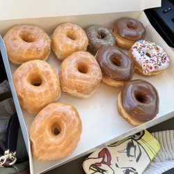 Donut Palace - The BEST donuts!!!