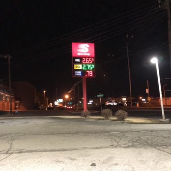 Super America - a gas station at night - Convenience Stores Near Me - Louisville, Kentucky Super America - a gas station at night - Convenience Stores Near Me - Louisville, Kentucky