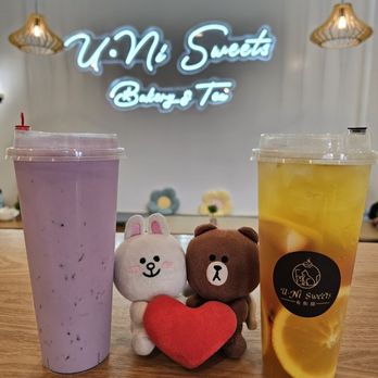 Uni Sweets Bakery and Tea - Taro Rice Yogurt and Mix Fruit Four Seasons Tea - Custom Cakes Near Me - Honolulu, Hawaii