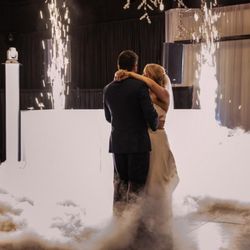 Fan Mob Entertainment - Just like you, Dancing on a Cloud and Cold Spark Machines are a perfect match!