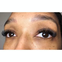 Vanité Beauty Parlour - Fullset of Volume Lash Extensions