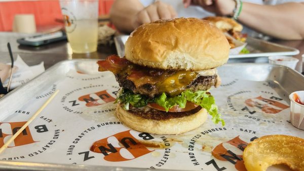 Bunz Handcrafted Burgers by null