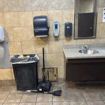 Stripes - Old bathroom - Convenience Stores Near Me - Riviera, Texas