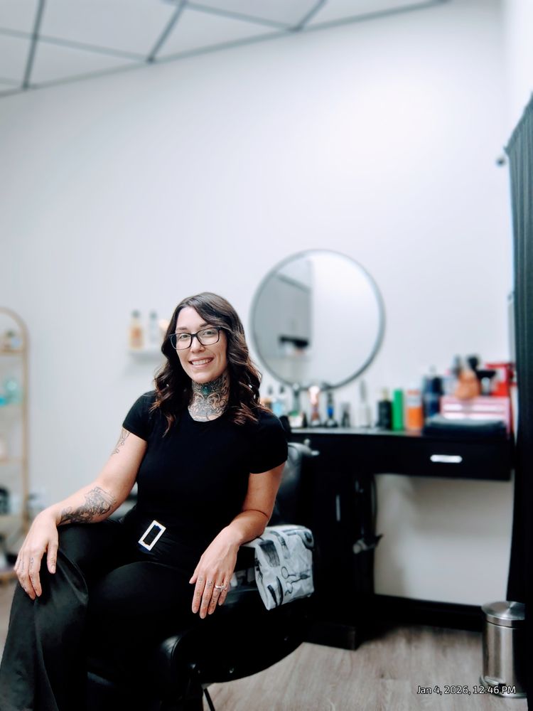 Katies Salon - Men's Luxury Grooming Logo