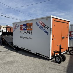 To Go Box and Storage - Driver drops off box to be loaded... Driver was friendly and there for the customer.