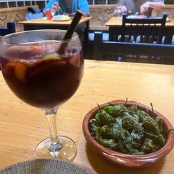 El Pilón - Padron peppers and copa de sangria