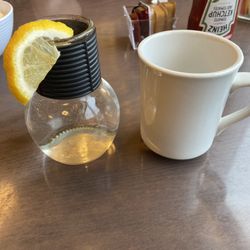 Gabriel Pizza - Hot water with lemon