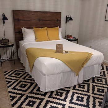 Cuyama Buckhorn - Cuyama Buckhorn Queen Bed Room - American Near Me - New Cuyama, California